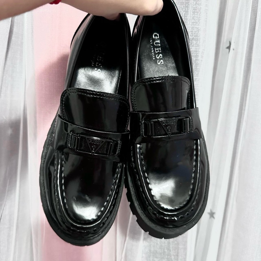 GUESS black patent loafers (Size 9)